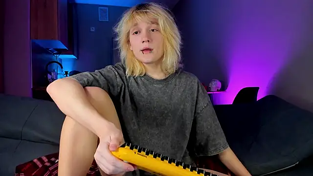 Snapshot of Gregory_Byyrd chatting on January 5, 12:42 pm Gregory Byyrd online show from January 5, 12:42 pm