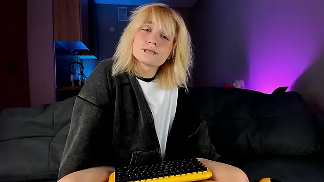 Snapshot of Gregory_Byyrd chatting on January 20, 8:29 pm Gregory Byyrd online show from January 20, 8:29 pm