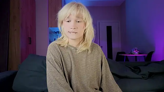 Snapshot of Gregory_Byyrd chatting on September 12, 9:04 pm Gregory Byyrd online show from September 12, 9:04 pm