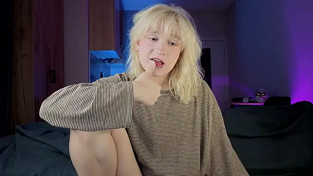 Snapshot of Gregory_Byyrd chatting on September 14, 9:14 pm Gregory Byyrd online show from September 14, 9:14 pm