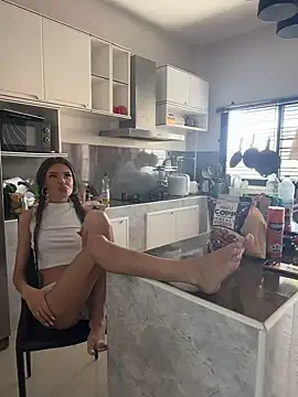 dreamgirls100 online show from December 31, 6:37 am