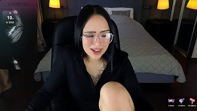 baby  kim online show from February 14, 8:15 pm