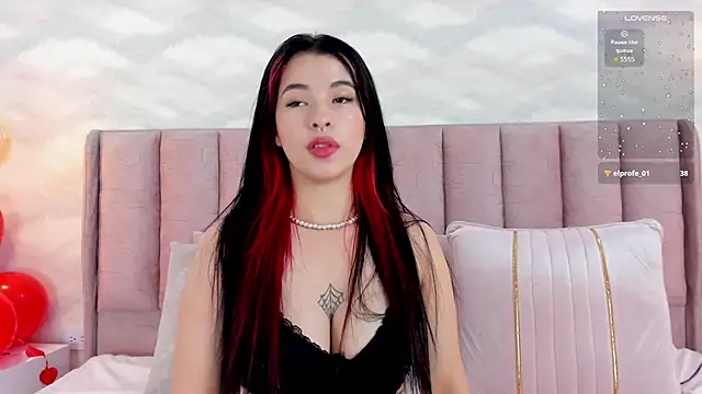 im nika  online show from February 19, 6:32 pm