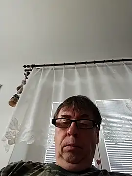 Snapshot of Lisak951 chatting on May 19, 3:40 pm Lisak951 online show from May 19, 3:40 pm