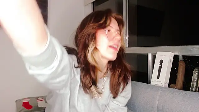 cherrybom969 online show from December 31, 2:40 am