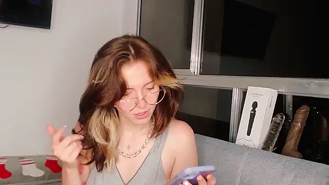 cherrybom969 online show from December 31, 5:44 am