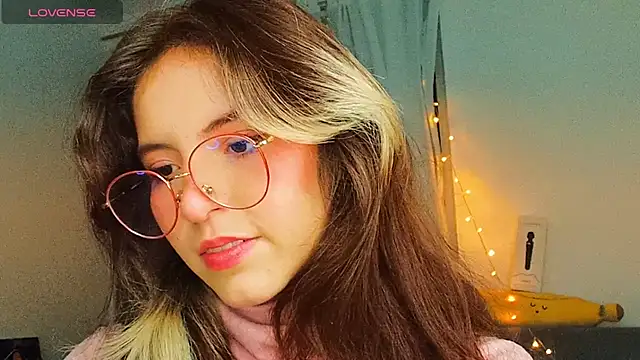 cherrybom969 online show from February 25, 1:09 am