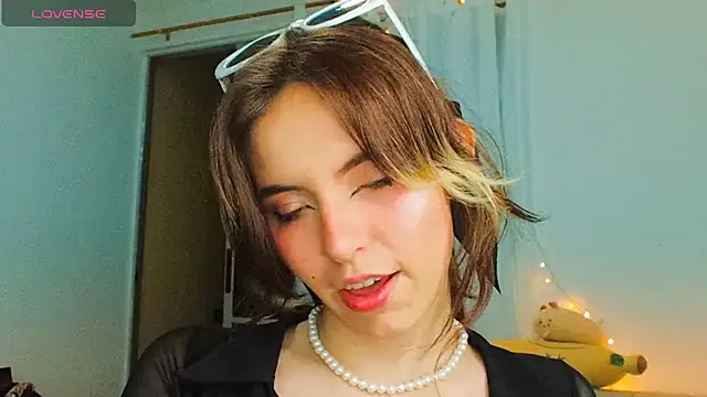 cherrybom969 online show from February 28, 7:05 am