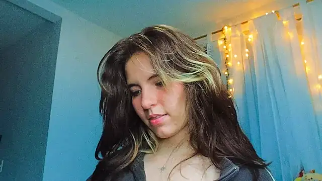 cherrybom969 online show from March 23, 4:38 am