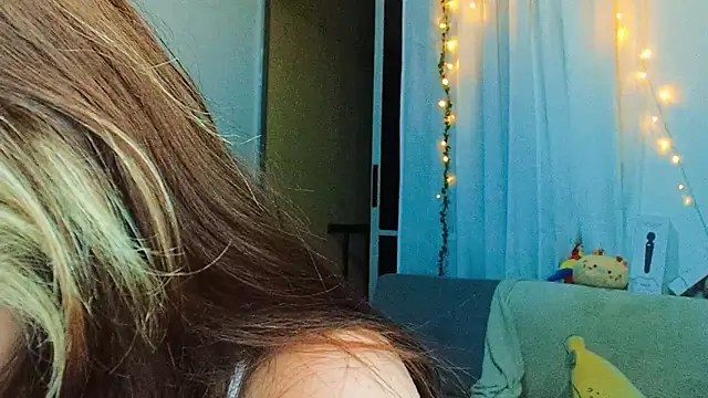 cherrybom969 online show from March 23, 7:42 am