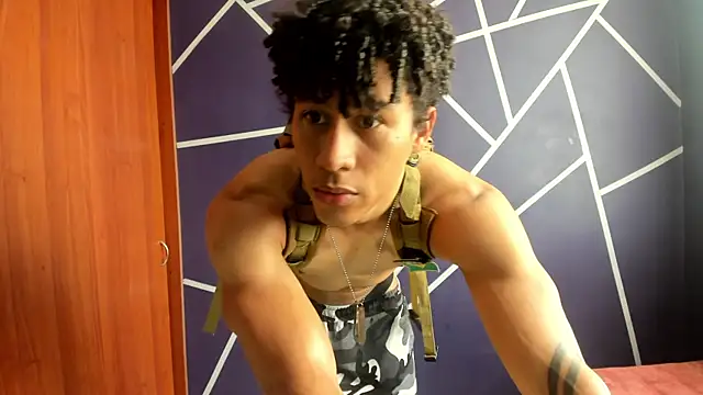 Snapshot of Pendragon1224 chatting on December 29, 4:08 pm Pendragon1224 online show from December 29, 4:08 pm