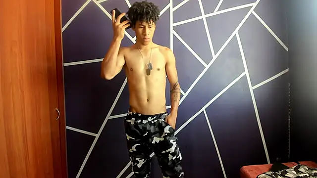 Snapshot of Pendragon1224 chatting on January 12, 3:25 pm Pendragon1224 online show from January 12, 3:25 pm