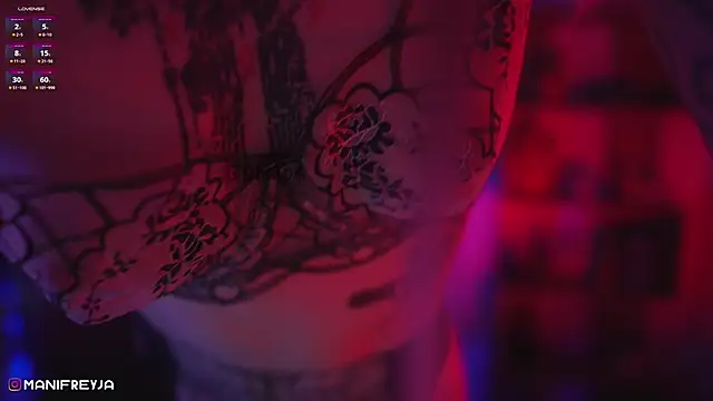 ManiFreyja online show from December 6, 3:33 pm