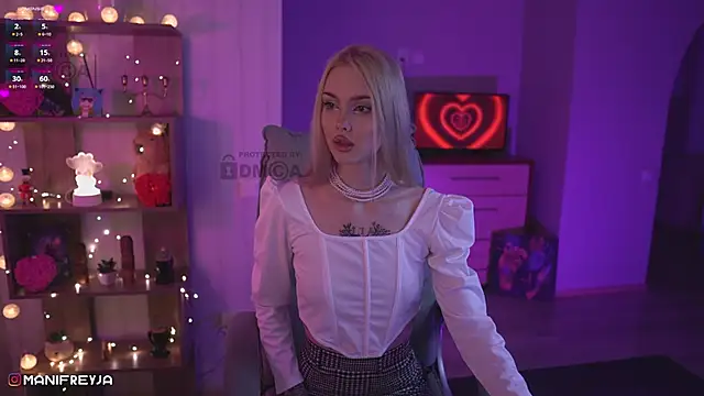 ManiFreyja online show from February 12, 8:40 pm