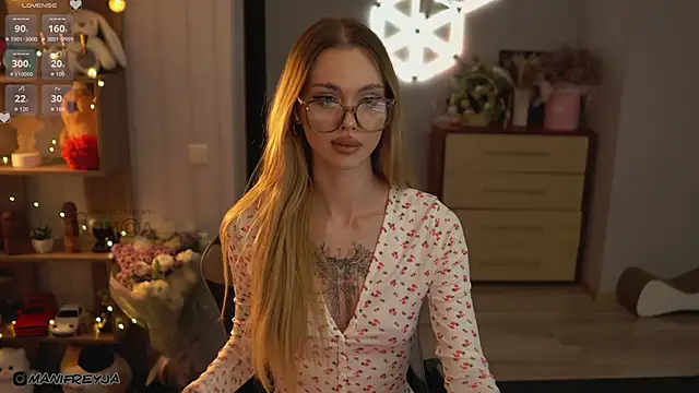 ManiFreyja online show from September 23, 7:06 pm