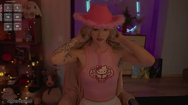 Snapshot of ManiFreyja chatting on February 19, 6:26 pm ManiFreyja online show from February 19, 6:26 pm