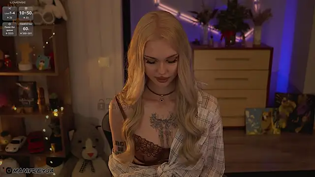 Snapshot of ManiFreyja chatting on February 23, 7:00 pm ManiFreyja online show from February 23, 7:00 pm