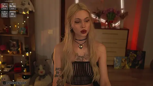 Snapshot of ManiFreyja chatting on March 11, 8:37 pm ManiFreyja online show from March 11, 8:37 pm