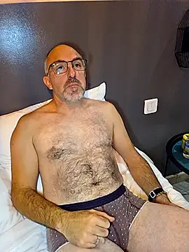 Snapshot of Crosss-23cm chatting on October 8, 5:21 pm Crosss-23cm online show from October 8, 5:21 pm