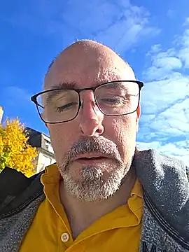 Snapshot of Crosss-23cm chatting on October 14, 10:27 am Crosss-23cm online show from October 14, 10:27 am