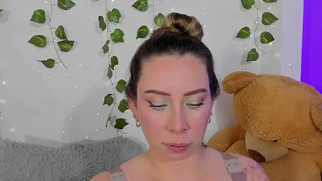 Snapshot of JanneKim chatting on November 14, 4:28 pm JanneKim online show from November 14, 4:28 pm