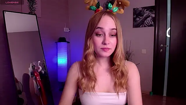Snapshot of LianaBright chatting on December 26, 2:22 am LianaBright online show from December 26, 2:22 am