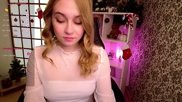 Snapshot of LianaBright chatting on January 4, 2:03 am LianaBright online show from January 4, 2:03 am