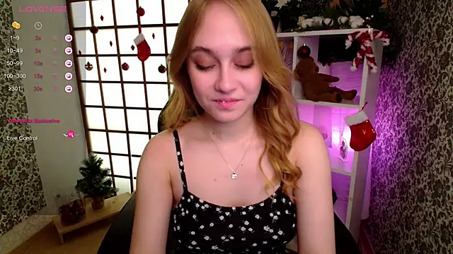 Snapshot of LianaBright chatting on January 6, 5:41 am LianaBright online show from January 6, 5:41 am