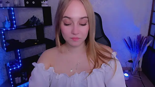 Snapshot of LianaBright chatting on January 26, 5:23 am LianaBright online show from January 26, 5:23 am