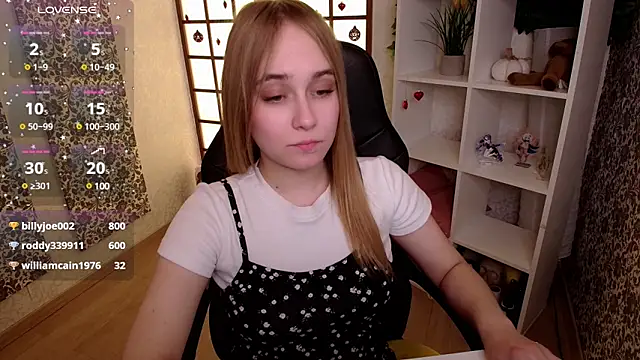 Snapshot of LianaBright chatting on January 30, 4:58 am LianaBright online show from January 30, 4:58 am