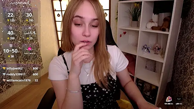 Snapshot of LianaBright chatting on January 30, 8:01 am LianaBright online show from January 30, 8:01 am