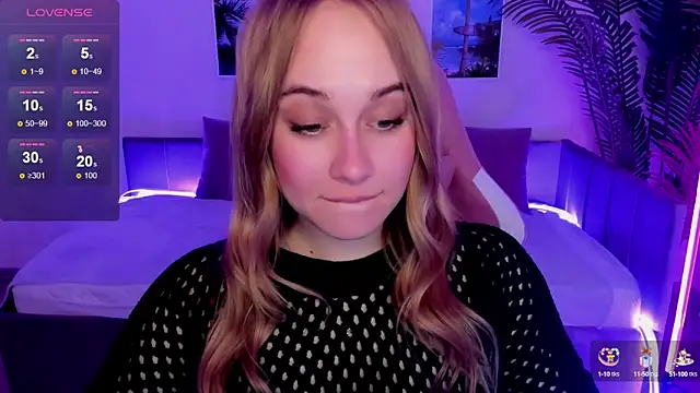 Snapshot of LianaBright chatting on March 18, 9:09 am LianaBright online show from March 18, 9:09 am