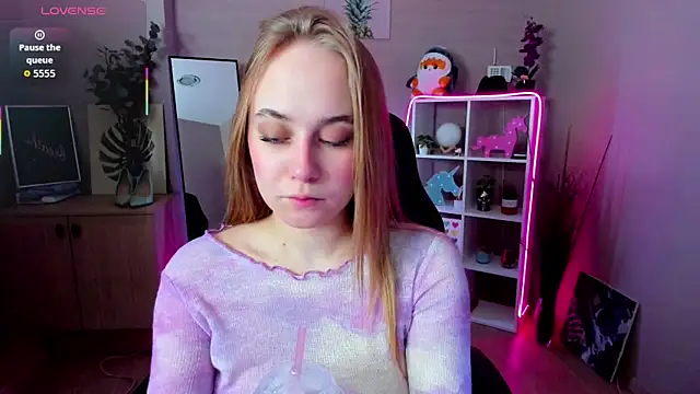 LianaBright online show from February 12, 2:06 am