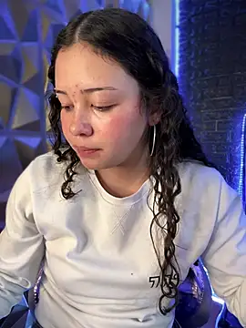 Paloma  LS online show from February 11, 7:05 pm