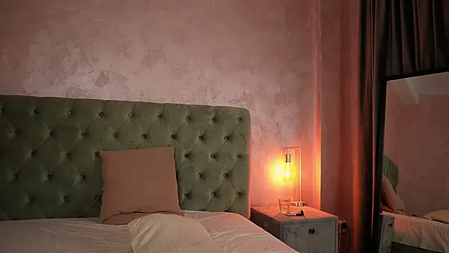 LucyWilow online show from June 6, 4:50 am