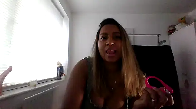 Snapshot of TEMPTING-TAMMY chatting on January 8, 10:04 am TEMPTING-TAMMY online show from January 8, 10:04 am