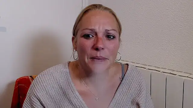 Doucelouve9 online show from December 2, 5:08 pm