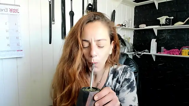 Snapshot of jessiburningheels chatting on January 19, 10:19 am jessiburningheels online show from January 19, 10:19 am