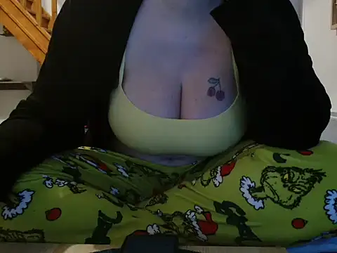 Snapshot of Lauzo21 chatting on November 27, 6:37 am Lauzo21 online show from November 27, 6:37 am