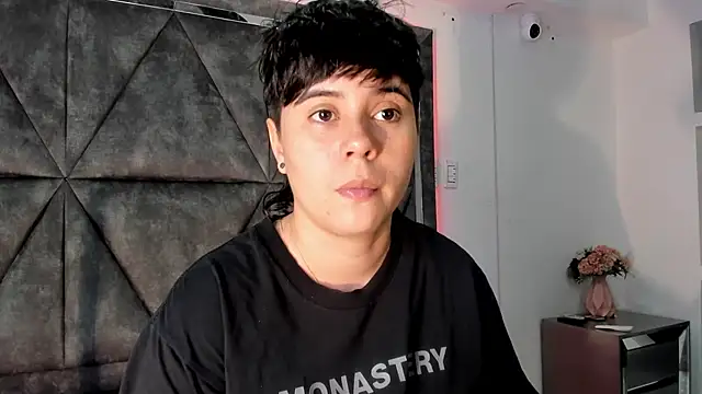 Snapshot of AbbySmiitth_ chatting on June 27, 8:47 pm AbbySmiitth online show from June 27, 8:47 pm
