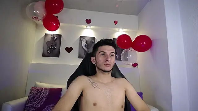 Snapshot of MrWilliseo chatting on February 19, 2:01 am MrWilliseo online show from February 19, 2:01 am