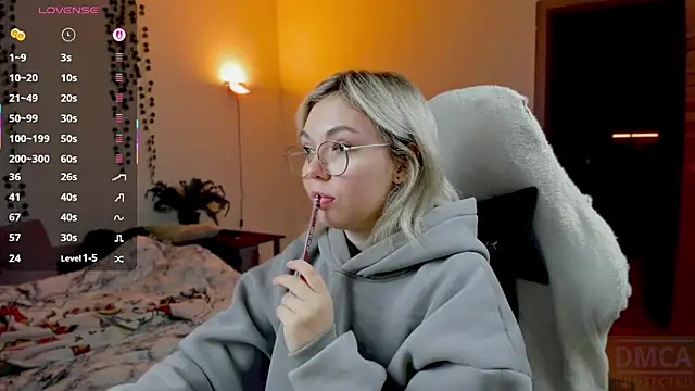 Snapshot of whoa-hoa-hoa-hoa-hoa chatting on October 18, 9:15 pm whoa-hoa-hoa-hoa-hoa online show from October 18, 9:15 pm