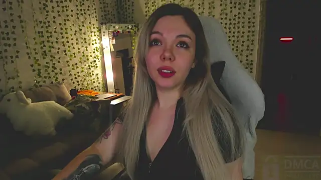 whoa-hoa-hoa-hoa-hoa online show from February 22, 6:06 pm