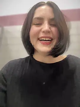 Snapshot of meow_girl chatting on December 19, 10:24 am meow girl online show from December 19, 10:24 am