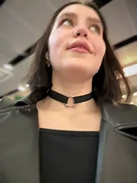 Snapshot of meow_girl chatting on January 9, 10:09 am meow girl online show from January 9, 10:09 am