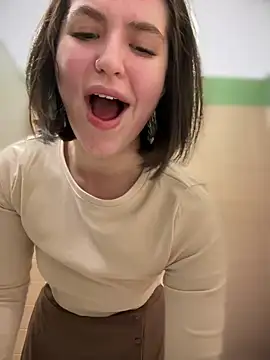 Snapshot of meow_girl chatting on January 11, 10:08 am meow girl online show from January 11, 10:08 am