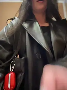 Snapshot of meow_girl chatting on January 17, 11:06 am meow girl online show from January 17, 11:06 am