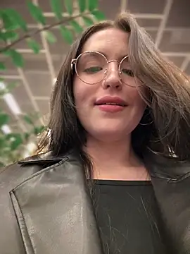 Snapshot of meow_girl chatting on January 24, 3:13 pm meow girl online show from January 24, 3:13 pm