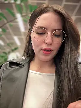 Snapshot of meow_girl chatting on January 25, 11:13 am meow girl online show from January 25, 11:13 am