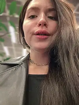 Snapshot of meow_girl chatting on January 26, 11:06 am meow girl online show from January 26, 11:06 am